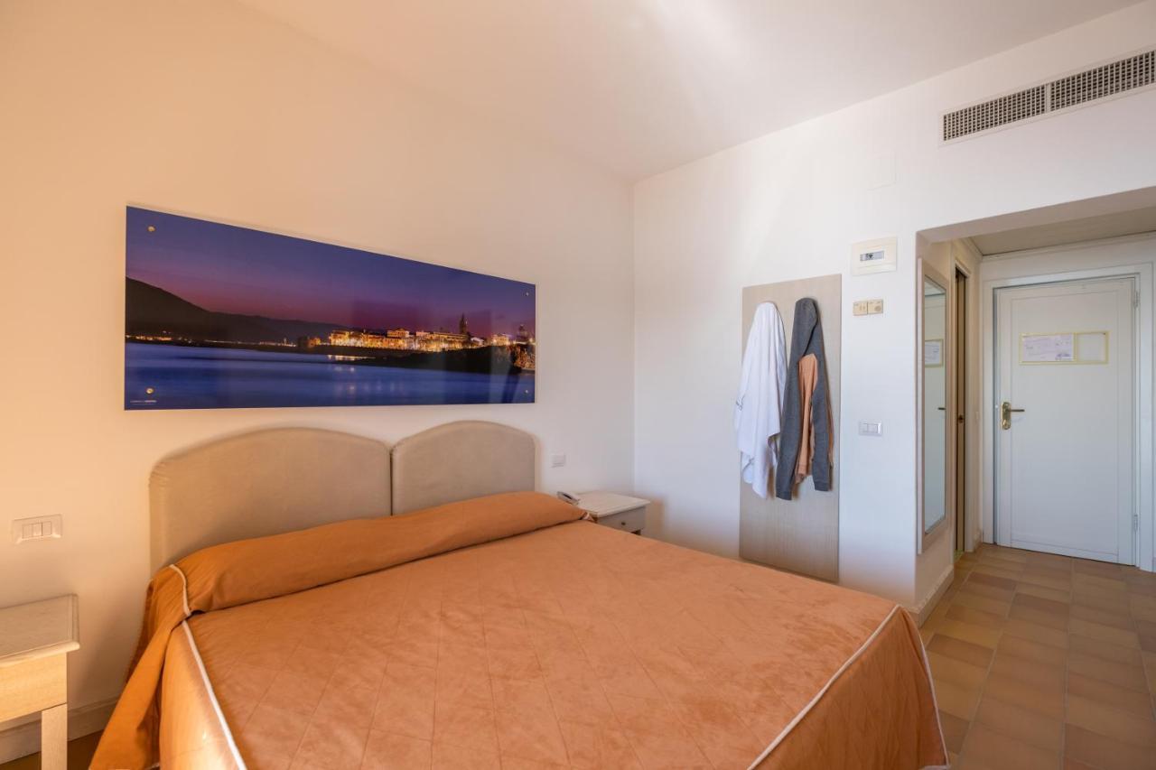 Hotel Punta Negra Fertilia Exterior photo