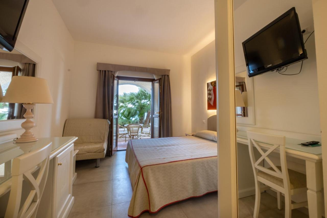 Hotel Punta Negra Fertilia Exterior photo